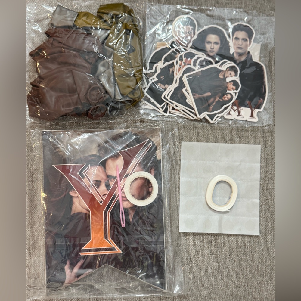 Twilight Saga Birthday Party Supplies Set NEW - Picture 6 of 8